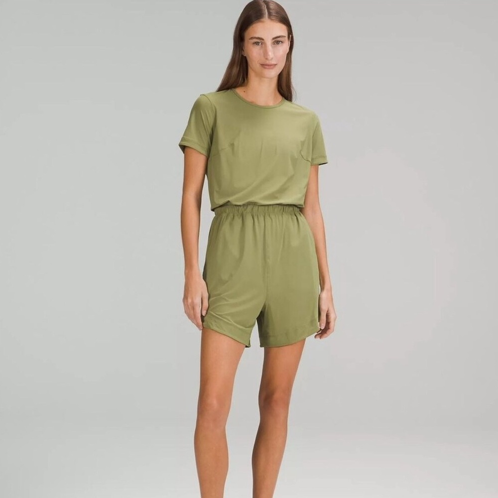 Lululemon Lightweight High-Neck Romper
Bronze Green